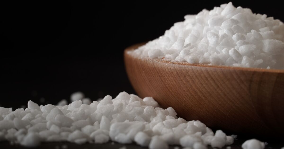 Salt used to absorb red wine
