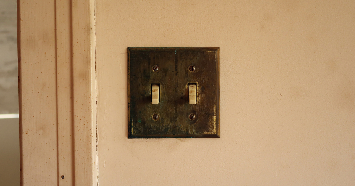 Стени, врати и ключове за осветление