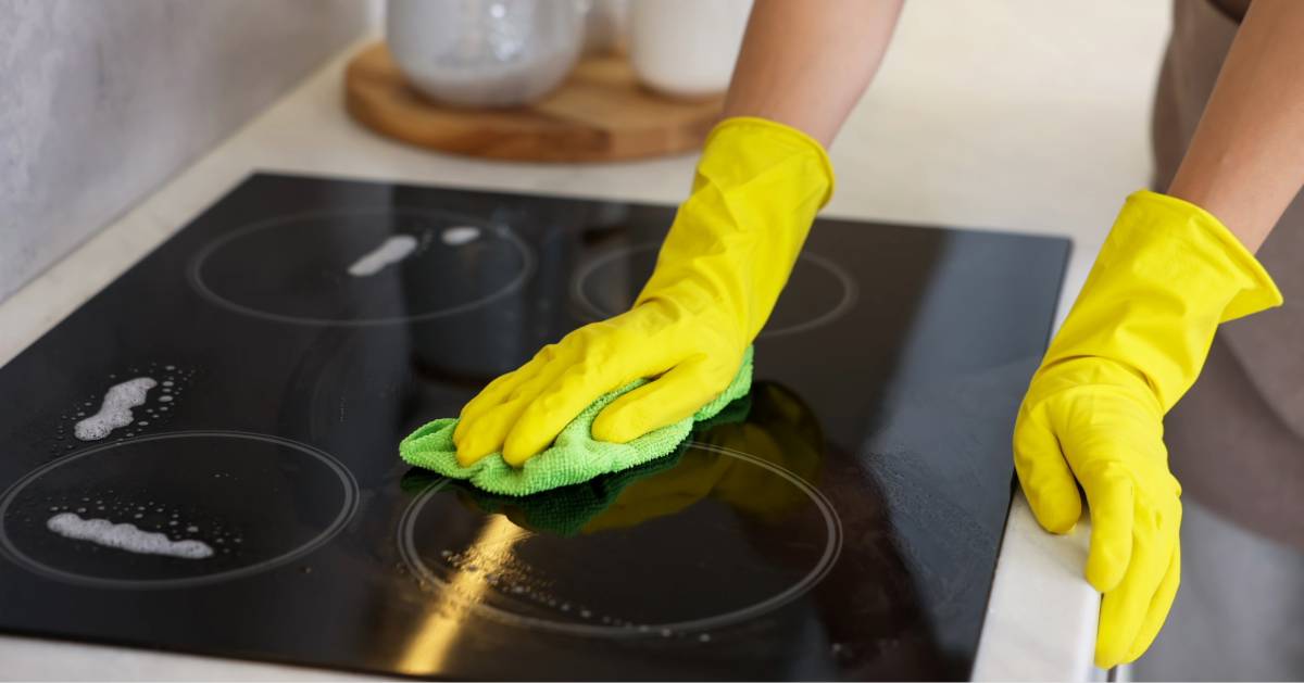 Как да почистим мазните петна в кухнята стъпка по стъпка