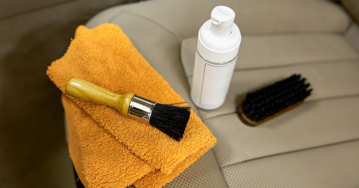 Leather conditioner with microfiber cloth