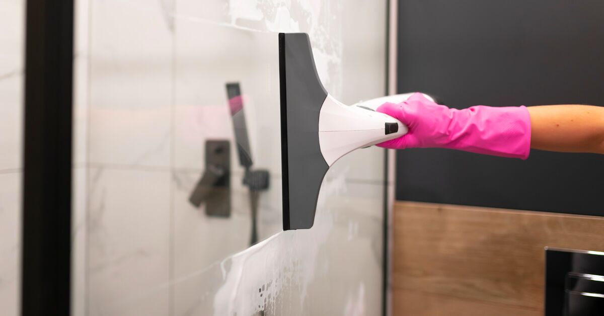 Neat bathroom setup for daily maintenance
