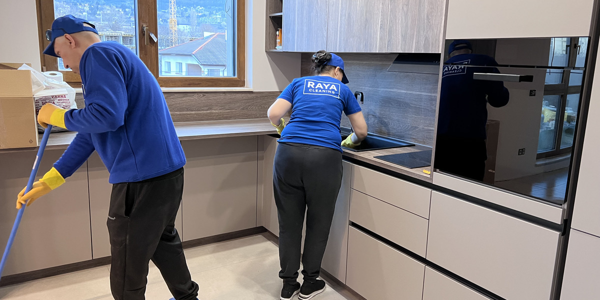 РАЯ КЛИЙНИНГ ЕООД  team photo