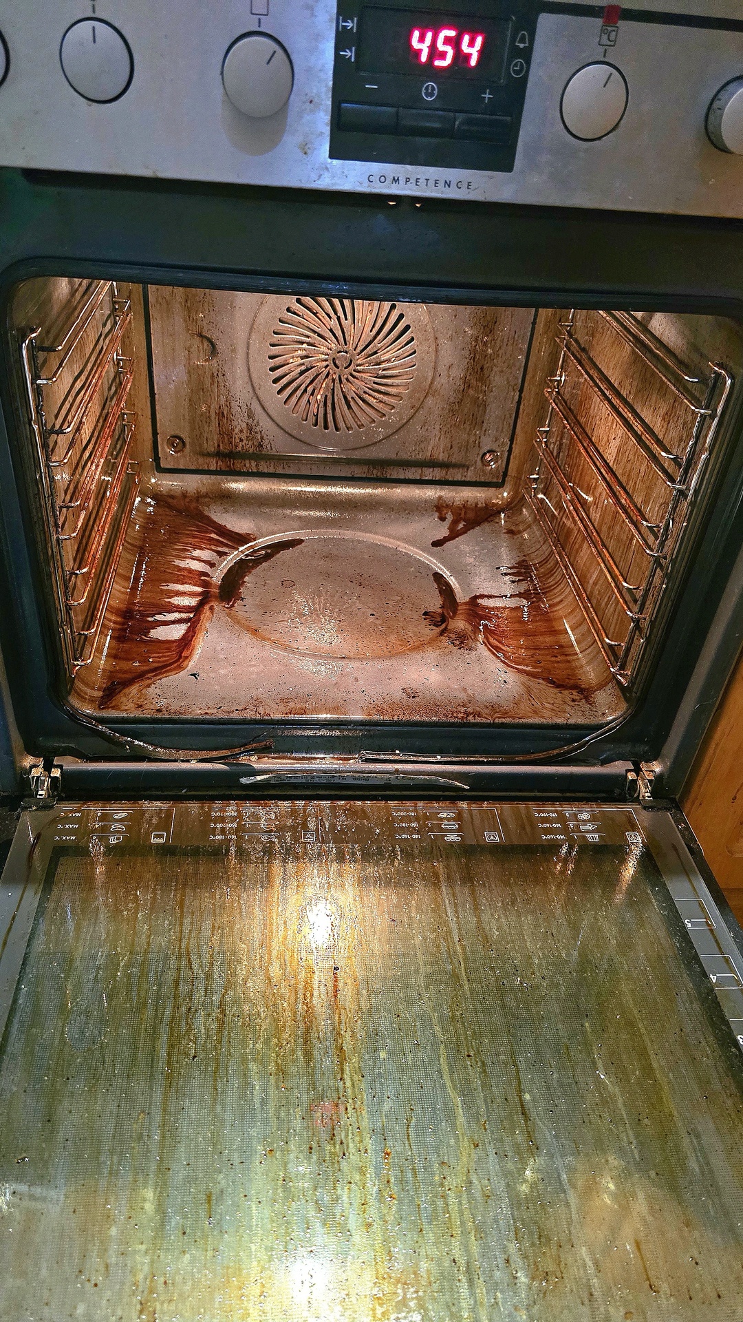 Before photo for Почистване на фурна и хладилник