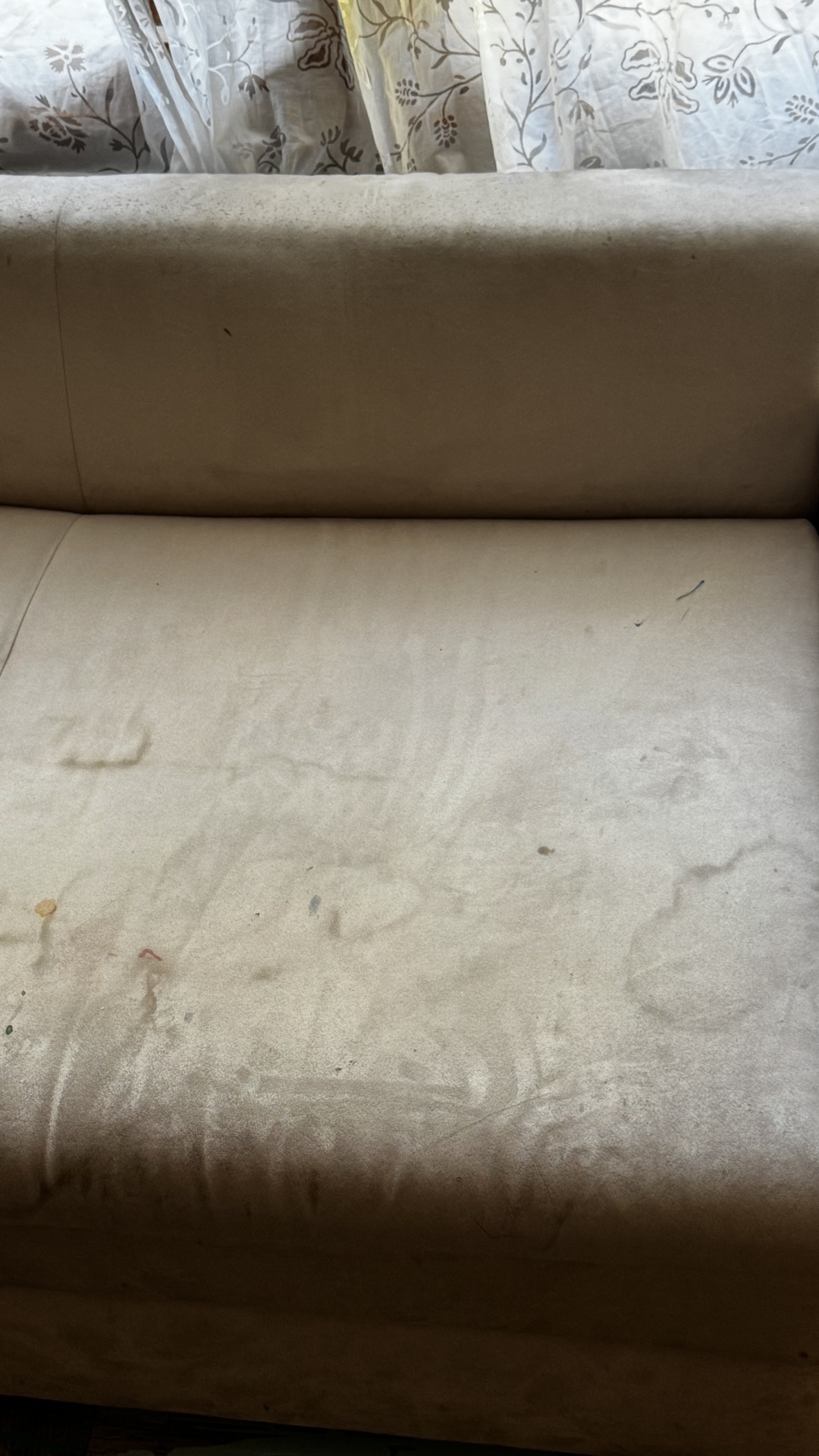 Before photo for Пране на мека мебел и килими