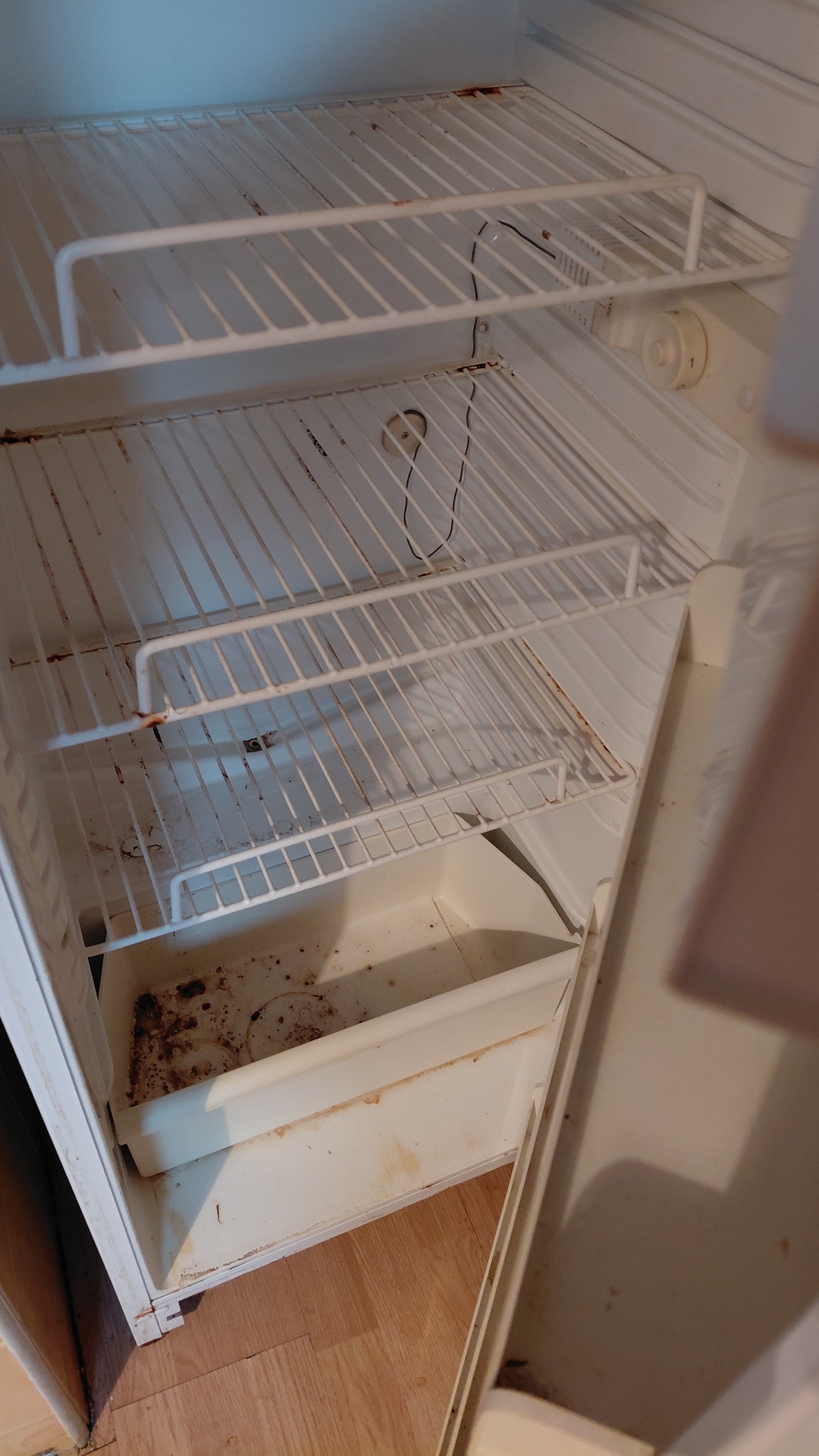 Before photo for Почистване на фурна и хладилник